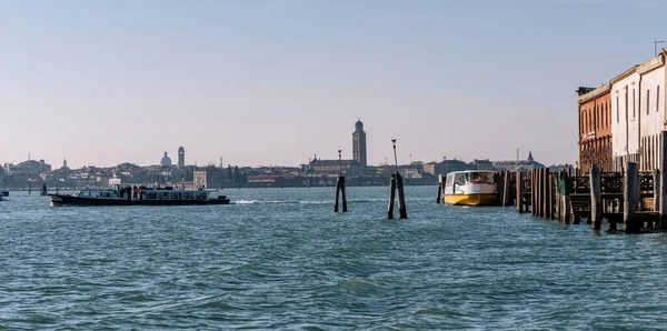 Ferries Rond Venetië Gedurende Dag — Stockfoto