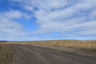 Baharda bir köy yolu, Quebec, Kanada