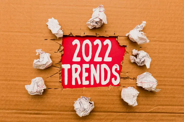 Szöveg megjelenítése 2022 Trends. Üzleti kirakat általános irány, amelyben valami fejleszt vagy változtat intelligens irodai tervek Építőipari fejlesztés és tervezés Új kezdet — Stock Fotó