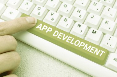 Uygulama Geliştirme 'yi göster. Çevrimiçi Arkadaşlarla Bağlanmak, İnternet 'te Tanışmak için Harika Mobil ve İnternet Deneyimleri İçin İnternet Konsepti Geliştirme Servisi