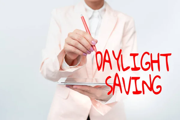 Ispirazione che mostra il segno Daylight Saving. Business concept Tecnologie di storage che possono essere utilizzate per proteggere i dati Presentazione di nuove idee tecnologiche Discussione sul miglioramento tecnologico — Foto Stock