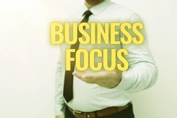 Didascalia concettuale Business Focus. Business concept Servire le esigenze del cliente Piena attenzione ai dettagli Presentare nuovi piani e idee Dimostrare il processo di pianificazione — Foto Stock