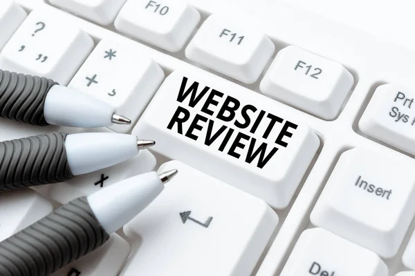 Logga in visar webbplats översyn. Word för recensioner som kan publiceras om företag och tjänster Internet Browsing och Online Research Study skriva dina idéer — Stockfoto