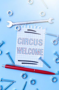 Sirk Hoşgeldiniz işareti gösteren bir ilham. İş fikri, güzellik yarışması yetenekleri ve cüretkar Yeni Tamir Fikirleri Sergisi Bakım Planlama Yaratıcı Düşünce için Beyin Geliştirme