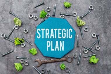 El yazısı Stratejik Plan. Kavramsal fotoğraf strateji tanımlama ve karar verme süreci Yeni Kavram Beyin Bakımı Bakım Planlama Yaratıcı Düşünceler Atma