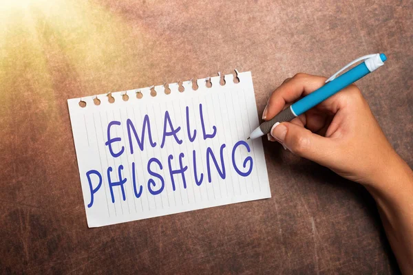 Señal mostrando Email Phishing. Visión general del negocio Emails que pueden enlazar a sitios web que distribuyen malware Escribir notas e ideas importantes Lluvia de ideas Nuevos diseños — Foto de Stock