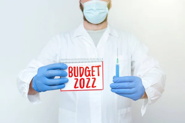 Conceptual caption Budget 2022. Business idea estimate of income and expenditure for current year Researcher Displaying Virus Prevention Method, New Infection Cure Ideas — Stock Photo, Image