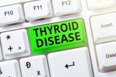 Metin Tiroit Hastalığı gösterimi yazılıyor. İş konsepti tiroid bezi yeteri kadar hormon üretemiyor Bilgisayar Mühendisliği Konsepti, Bozuk Klavye Tamiri