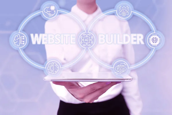 Conceptuele weergave Website Builder. Zakelijk overzicht bouw van websites zonder handmatige code bewerken Lady Uniform Standing Tablet Hand Presenteren Virtual Modern Technology — Stockfoto