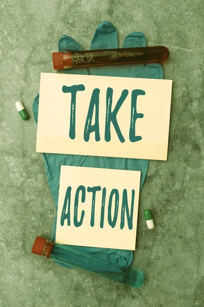 Take Actionを表示します。Wordは、問題の目的を達成するために公式または協調して何かを行う上で書かれています処方医学研究室のテストとイフェクションの分析 — ストック写真