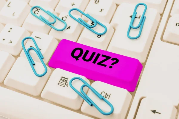 Handschrift Quiz Question. Conceptuele fototest van kennis als competitie tussen individuen of teams Publiceren van geschreven documenten Online, Typen van langlopende contracten — Stockfoto