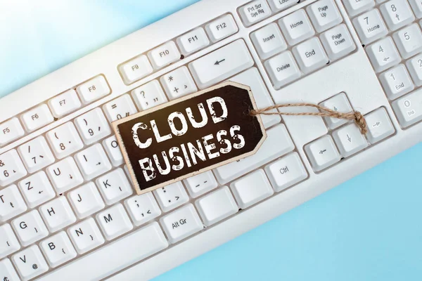 Podpis tekstowy przedstawiający Cloud Business. Przegląd biznesu obliczeń, które opiera się na współdzielonych zasobów obliczeniowych Zbiór pustych naklejek tagi związane z łańcuchem informacji znak — Zdjęcie stockowe