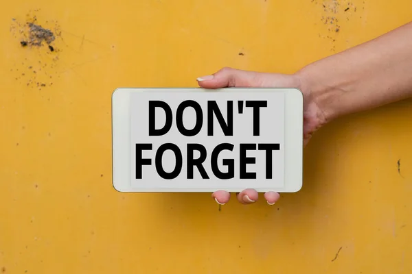 Piszę tekst "Don T Forget". Przegląd biznesowy używany, gdy przypominamy komuś o ważnym fakcie lub szczególe Voice And Video Calling Capabilities Connecting People Together — Zdjęcie stockowe