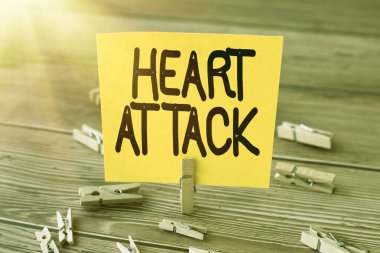 Kavramsal kalp krizi. Yeni Anlamı Gösteren Çamaşır Klipleri ile çevrili Ölüm Boş Kare Notu 'nun aniden ortaya çıkması iş fikri.