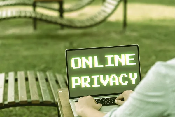 Handschrift tekst Online Privacy. Business showcase Beveiligingsniveau van persoonsgegevens gepubliceerd via het internet Online banen en werken op afstand Verbinden van mensen samen — Stockfoto