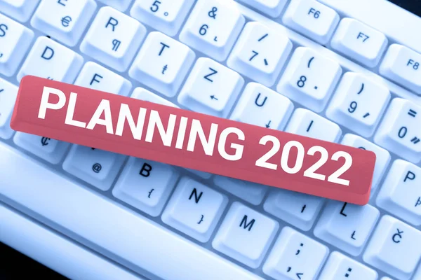 Текст, показывающий вдохновение Planning 2022. Концептуальный фотопроцесс составления планов на следующий год: общение с друзьями в Интернете, знакомство в Интернете — стоковое фото