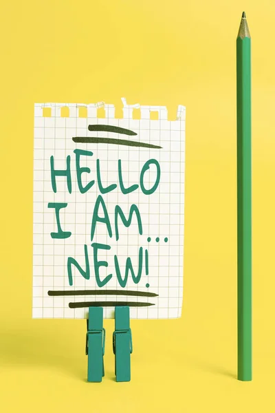 Bildunterschrift: Hallo, ich bin neu. Wort zur Begrüßung oder zum Beginn eines Telefongesprächs Bunte Ideenpräsentation mit frischen Gedanken — Stockfoto