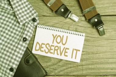 Bunu Hak Ettiniz metni yazılıyor. Yeni Uygun İş Giysileri Tasarımlarını sunan, Resmi Ofis Kıyafetlerini gösteren nitelikleri veya eylemleri nedeniyle kavram anlamında olmalıdır