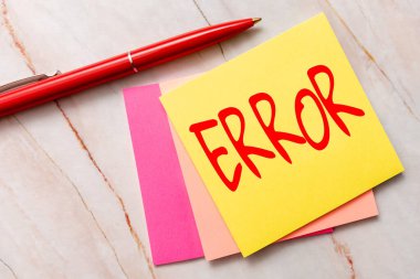 Metin işareti hata gösteriyor. Yeni Fikirler Yeni Fikir Tazeleme Yaratıcı Konsepti Üretken Kalem Sisteminde yanılma durumu veya durumu