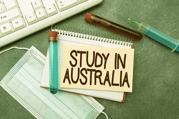 Tekst bijschrift presenteren Studie In Australië. Bedrijfsoverzicht gaan in het buitenland orde voltooien van uw studie Typen medische notities Wetenschappelijke studies en behandelingsplannen — Stockfoto