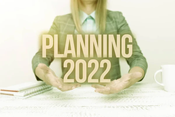 看板表示計画2022年。来年何かの計画を立てるという考え方｜新事業計画、方向性、会社紹介 — ストック写真