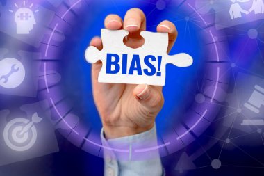 Metin Önyargıları gösteriliyor. Tek kişilik El Tutma Yapboz Parçası Yeni Geleceğin Teknolojileri 'nin Kilidini Açan Bir Kişi grubu için veya ona karşı iş fikri eğilimi veya önyargı.