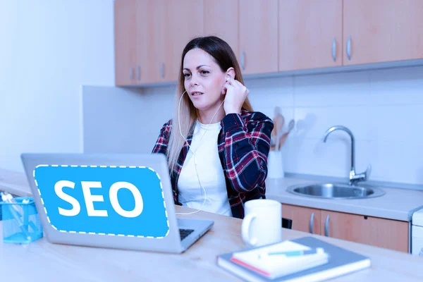 Sign displaying Seo. Conceptual photo incredibly effective way to market your near business online Abstract Online Conference Discussion, Digital Classroom Ideas — Stock Photo, Image