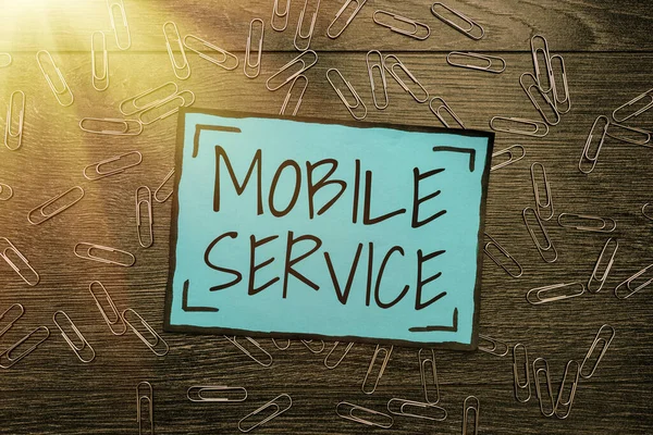 Sms-bord met Mobile Service. Internet Concept Radio communicatie tool tussen mobiele en grondstations Bright New Ideas Vers kantoor ontwerp problemen en oplossingen — Stockfoto