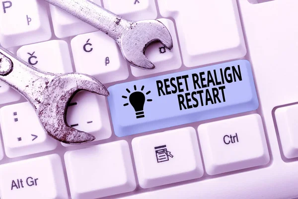 Segno di testo che mostra Realign Realign Restart. Word for Life audit vi aiuterà a mettere le cose in prospettiva Dattilografia Lezioni di Ingegneria e Lezioni frontali, Correzione rotto concetto di tecnologia — Foto Stock