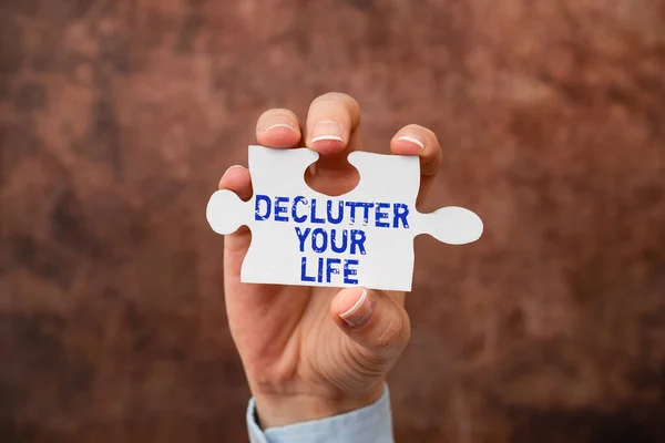 Inspirace ukazující znamení Declutter Your Life. Obchodní nápad Odstranit cizí věci nebo informace v životě Podnikatelka Najít strategii pro řešení chybějících nápadů při práci — Stock fotografie