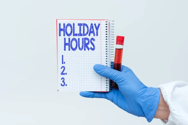 Bildunterschrift: Feiertage. Mitarbeiter eines Geschäftskonzepts erhalten für alle Stunden das Doppelte ihres normalen Gehalts. — Stockfoto