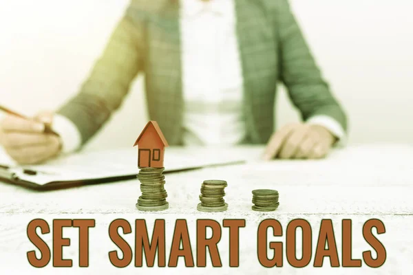 Tekst met inspiratie Set Smart Goals. Concept betekent het geven van criteria als leidraad bij het bepalen van doelstellingen Discussie over financieringsplannen van huizen, het uitleggen van woningkredieten en hypotheekleningen — Stockfoto