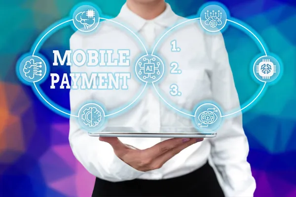 Schreiben von Text Mobile Payment. Geschäftskonzept Bargeldloses Bezahlen durch tragbare elektronische Geräte Lady Uniform Standing Tablet Hand präsentiert virtuelle moderne Technologie — Stockfoto