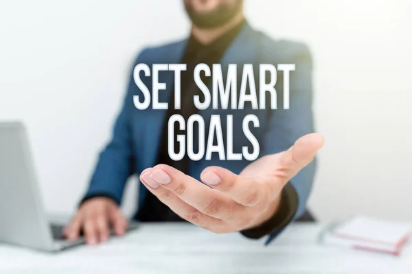 Hand writing sign Set Smart Goals. Internet Concept giving criteria to guide in the setting of objectives Lawyer Explaining Trial Proceedings, Real Estate Agent Offering Property — Stock Photo, Image