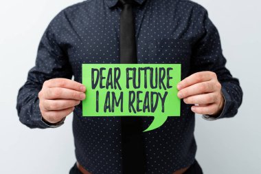 Sevgili Gelecek Ben Hazırım metni yazılıyor. Yeni Planlar ve Planlama Sürecini Gösteren Fikirler sunmaya tam olarak hazır olan iş genel değerlendirmesi durumu