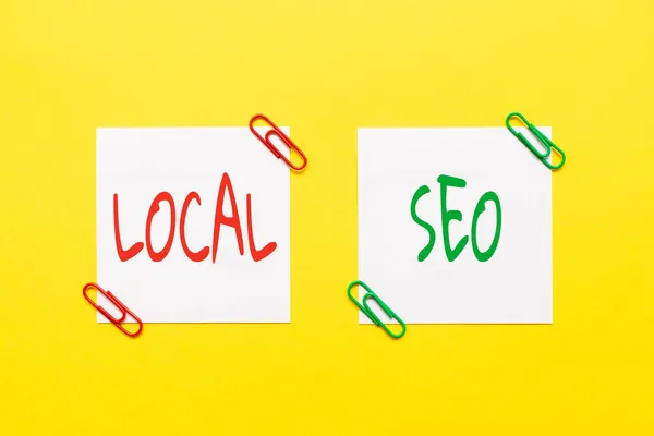 Bildunterschrift: Lokale Seo. Word for unterstützt Unternehmen dabei, Produkte und Dienstleistungen bei lokalen Kunden zu bewerben. — Stockfoto