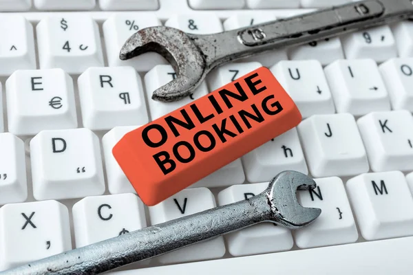 Text bildtext som presenterar Online bokning. Affärsstrategi Bokning via internet Hotellboende Flygbiljett Anslutning med online-vänner, bekantskap på Internet — Stockfoto