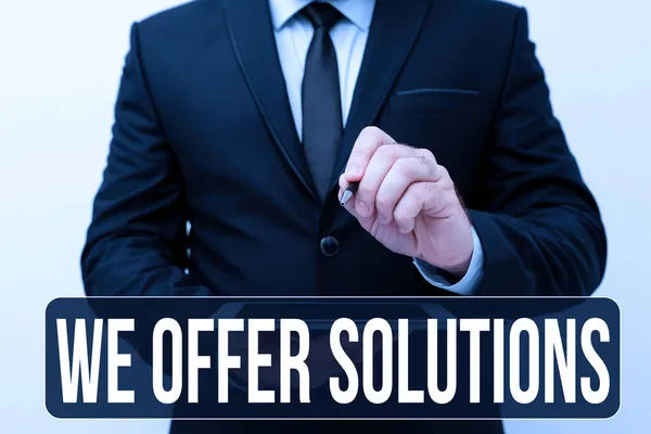 Szöveges felirat a We Offer Solutions bemutatásáról. Üzleti koncepció a probléma megoldására vagy a nehéz helyzet kezelésére Új technológiai ötletek bemutatása Technológiai fejlesztések megvitatása — Stock Fotó