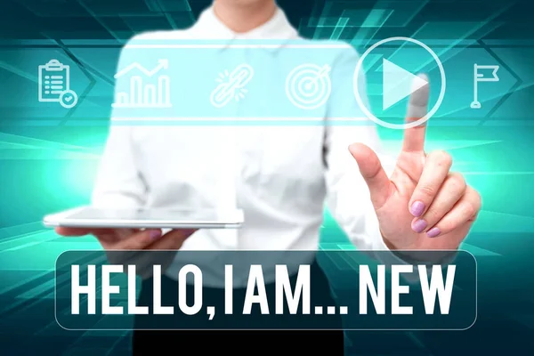Kézírás jel Hello I Am New. Internet Concept használt üdvözlés vagy telefonbeszélgetés megkezdése Lady In Uniform Holding Telefon Virtuális Sajtó gomb Futurisztikus technológia. — Stock Fotó