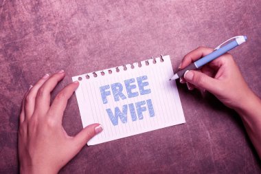 Bedava Karı Yazma Tabelası. İş konsepti, notları ve önemli fikirleri ödemeden halka açık alanlarda internete bağlanmanızı sağlar.
