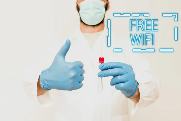 Inspiration montrant signe Wifi gratuit. Internet Concept vous permet de vous connecter à Internet dans les lieux publics sans payer Médecin expliquant les résultats des tests de laboratoire, infirmière recueillir des échantillons pour les tests — Photo