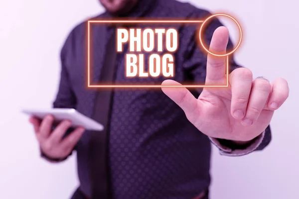 Begrepsbildetekst Fotoblogg. Forretningsform for bildedeling og publisering i form av en blogg som presenterer nye teknologiske ideer – stockfoto