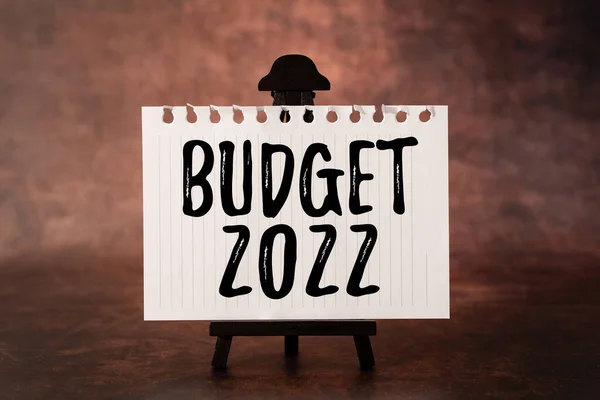 Ręczne pisanie szyldu Budżet 2022. Biznes pomysł preliminarz dochodów i wydatków na bieżący rok myślenia Nowe pomysły Odnowienie kreatywności i inspiracji — Zdjęcie stockowe