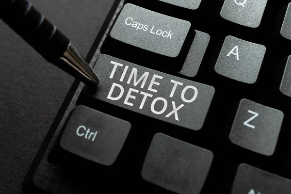 Didascalia concettuale Tempo di Detox. Foto concettuale quando si purifica il corpo dalle tossine o smettere di consumare droga Ridigitare le vecchie note, Giocare ai giochi di testo, Testare la velocità di digitazione — Foto Stock