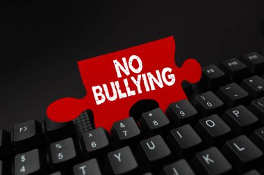 Kavramsal manşet. Zorbalık yok. Kavram, çocuklar arasındaki agresif davranışı durdurmak anlamına gelir güç dengesizliği Yeni Ürün Anahtar Kavramı, Yazar Film Altyazı Yazılımı