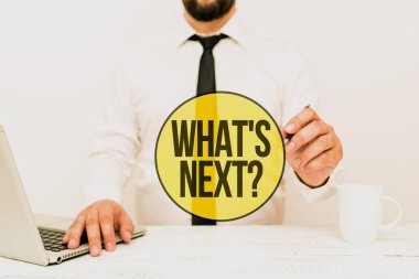 Bir sonraki sorunun ne olduğunu gösteren bir metin. İnternet Konsepti gelecek eylem veya davranışı hakkında soru soruyor Uzaktan Ofis Çalışması Çevrimiçi İş Planı ve Tasarımları Sunar