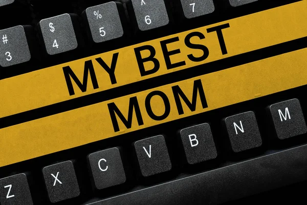 Pokaz koncepcyjny "Moja najlepsza mama". Słowo Wpisany na uznanie dla matki s jest komplement uczucia miłość transkrypcja Online Voice Recordings, Wpisując i nagrywając ważne uwagi — Zdjęcie stockowe