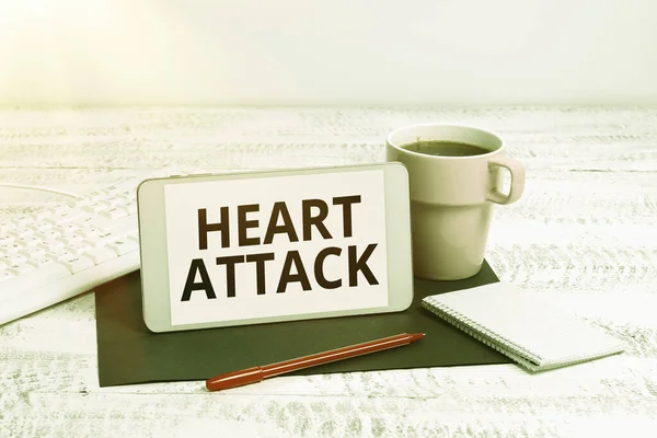 概念表示心臓発作。死因となる冠動脈血栓症のビジネスアプローチ突然の発生無線通信音声およびビデオ通話重要な注意事項を書く — ストック写真