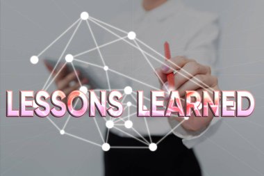 Metin Gösterme Dersleri Yazılıyor. İş konsepti, Bayan Üniformalı Bekleme Tableti Yazma Futuristik Teknolojileri 'ni aktif olarak alması gereken damıtılmış bir proje deneyimi yaşıyor..