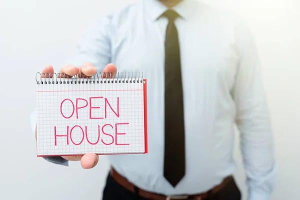 오픈 하우스 (Open House) 는 오픈 하우스를 의미 한다. 사업 아이디어 또는 상황은 모든 방문객 이 새로운 계획 과 계획 프로세스를 제안하는 것을 환영하는 장소 또는 상황 — 스톡 사진